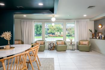 Clubhouse with free wi-fi